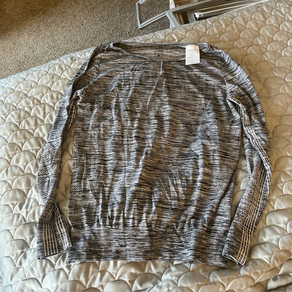 Nike Women's Black and Gray Long Sleeve Dri-Fit Top Size M